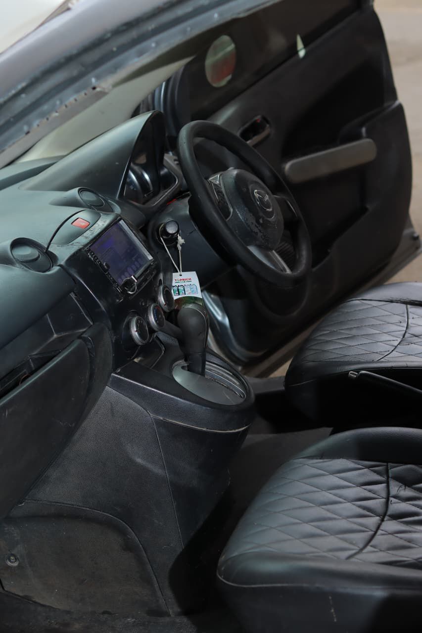 mazda-demio-2013-big-4