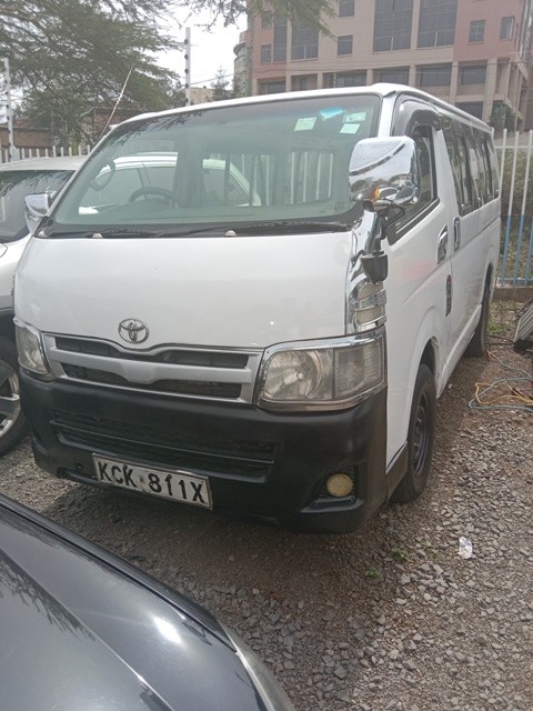 toyota-hiace