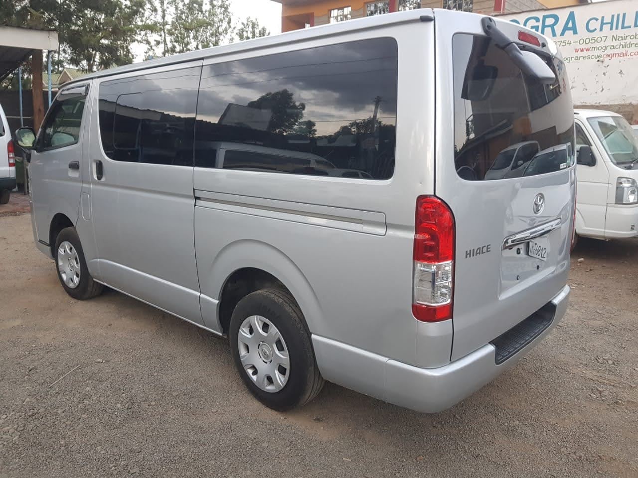 toyota-hiace