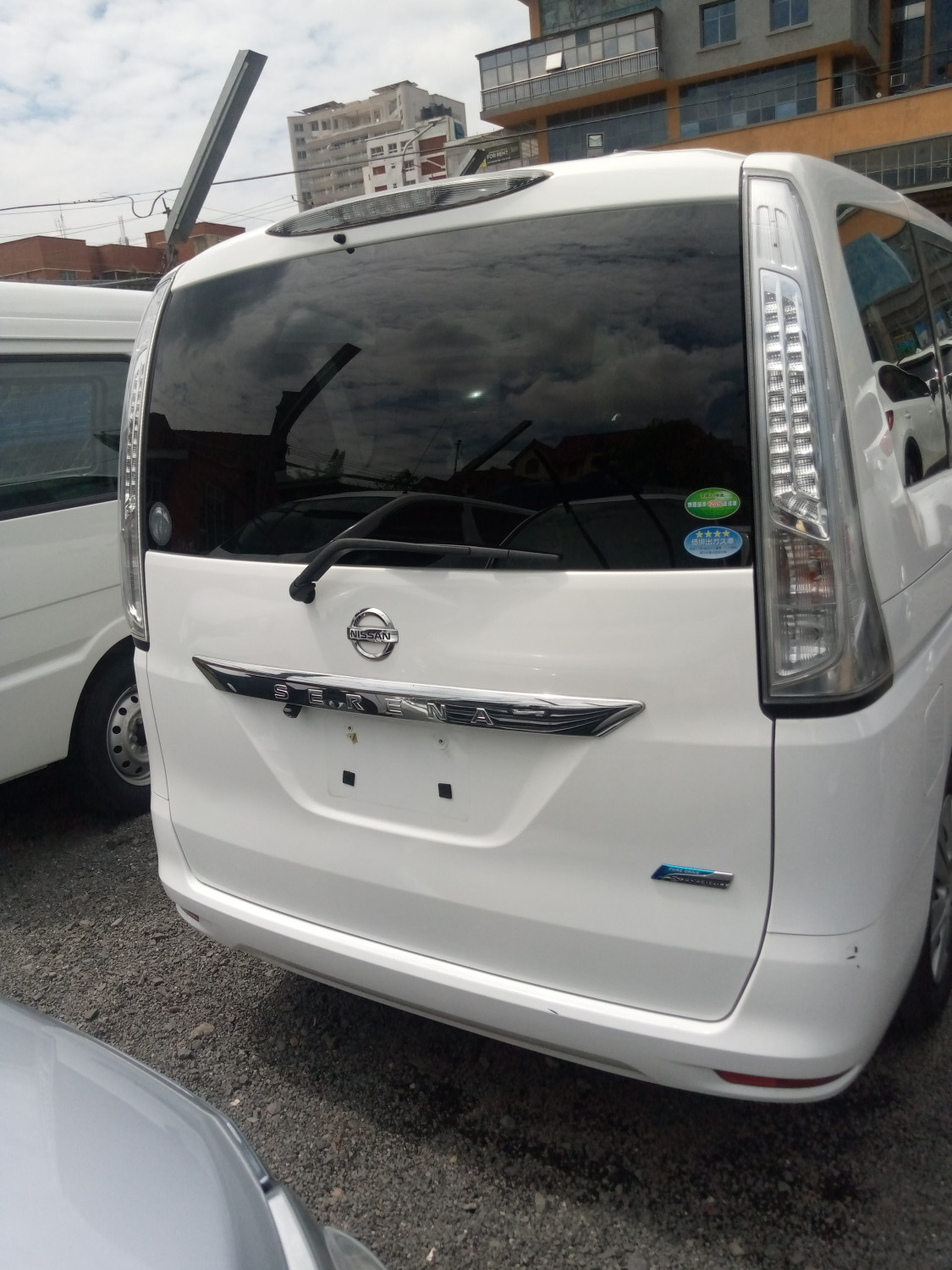 nissan-serena