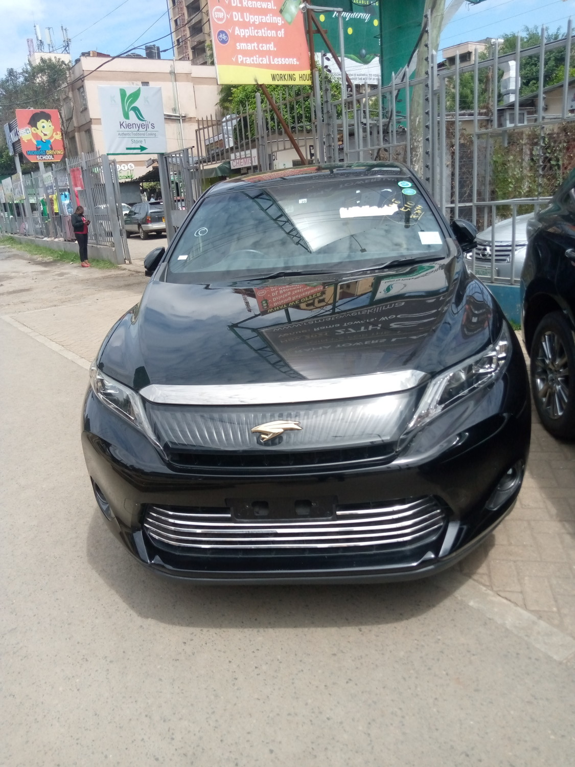 toyota-harrier