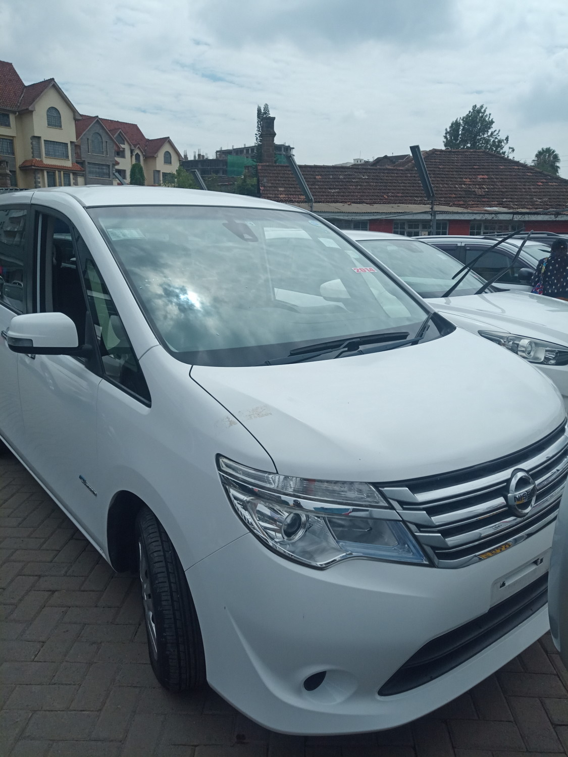 nissan-serena
