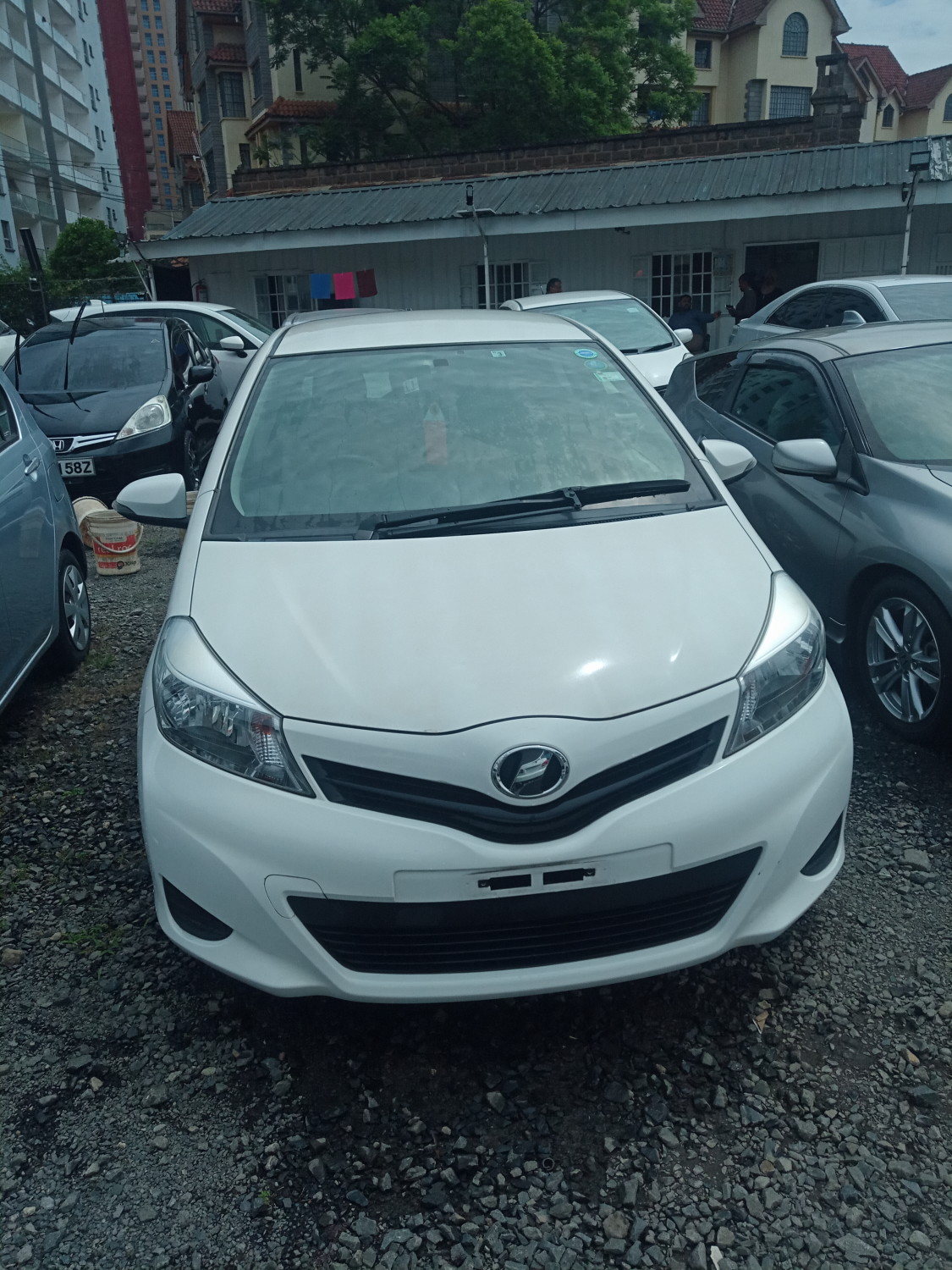 toyota-vitz