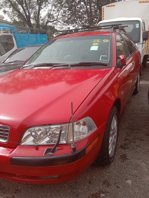 volvo-v50-old