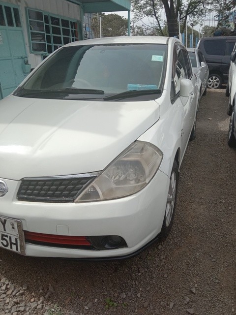 nissan-tiida