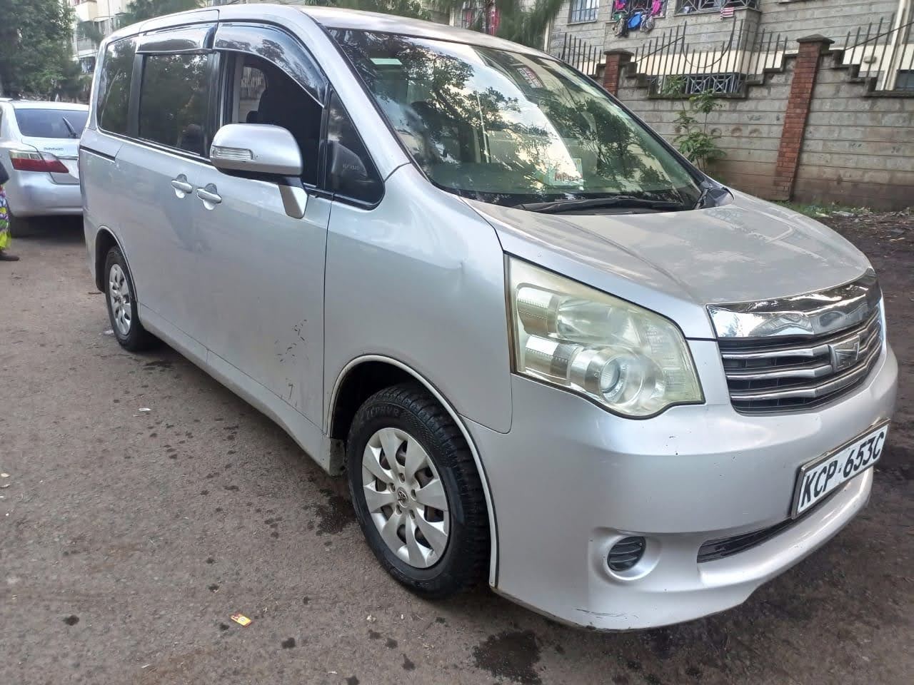 toyota-noah
