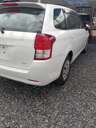 toyota-fielder-big-4