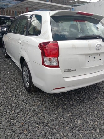toyota-fielder-big-3