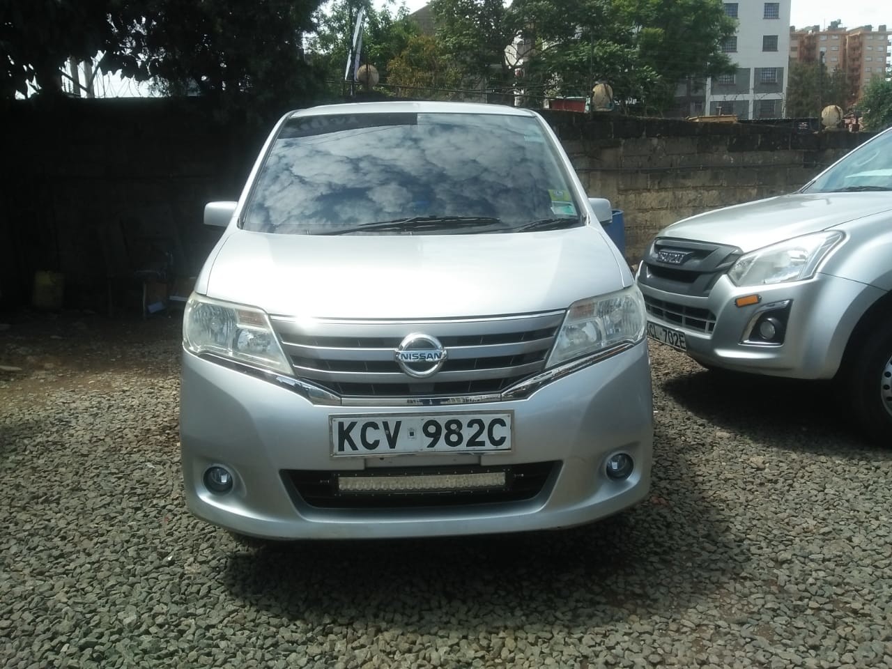 nissan-serena