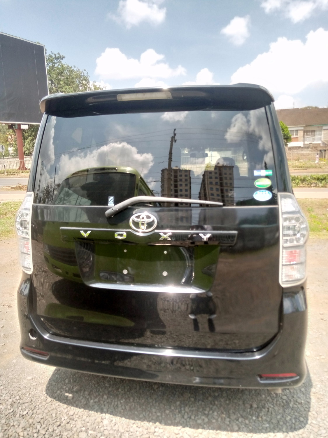 toyota-voxy