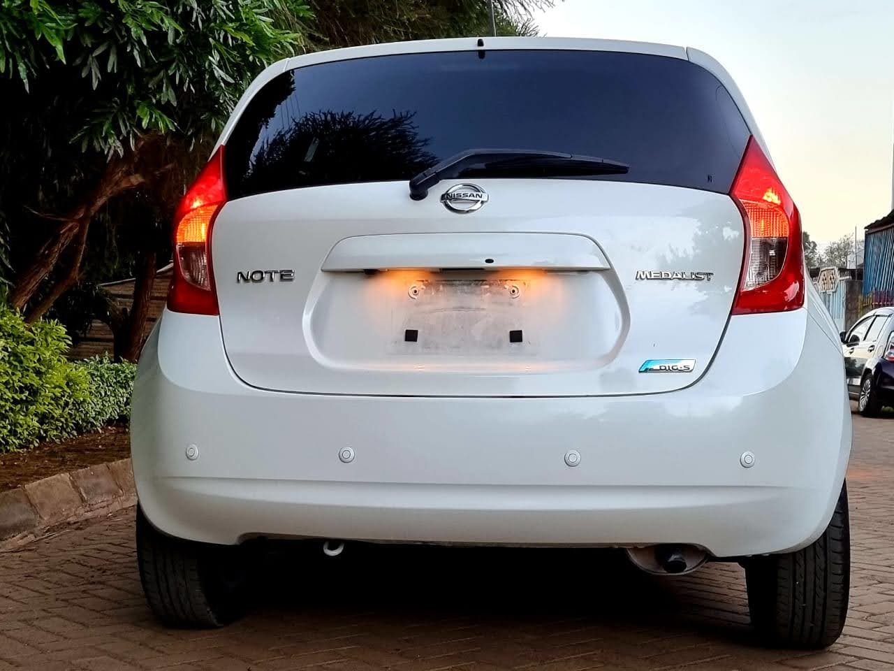 nissan-note-medalist