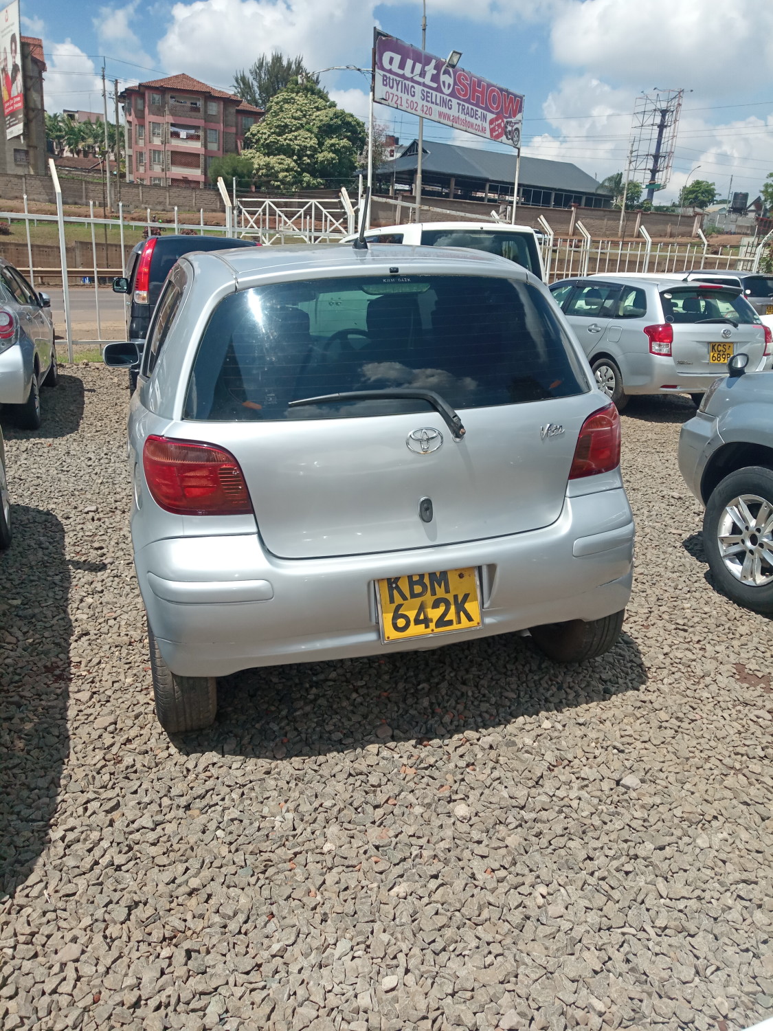 toyota-vitz