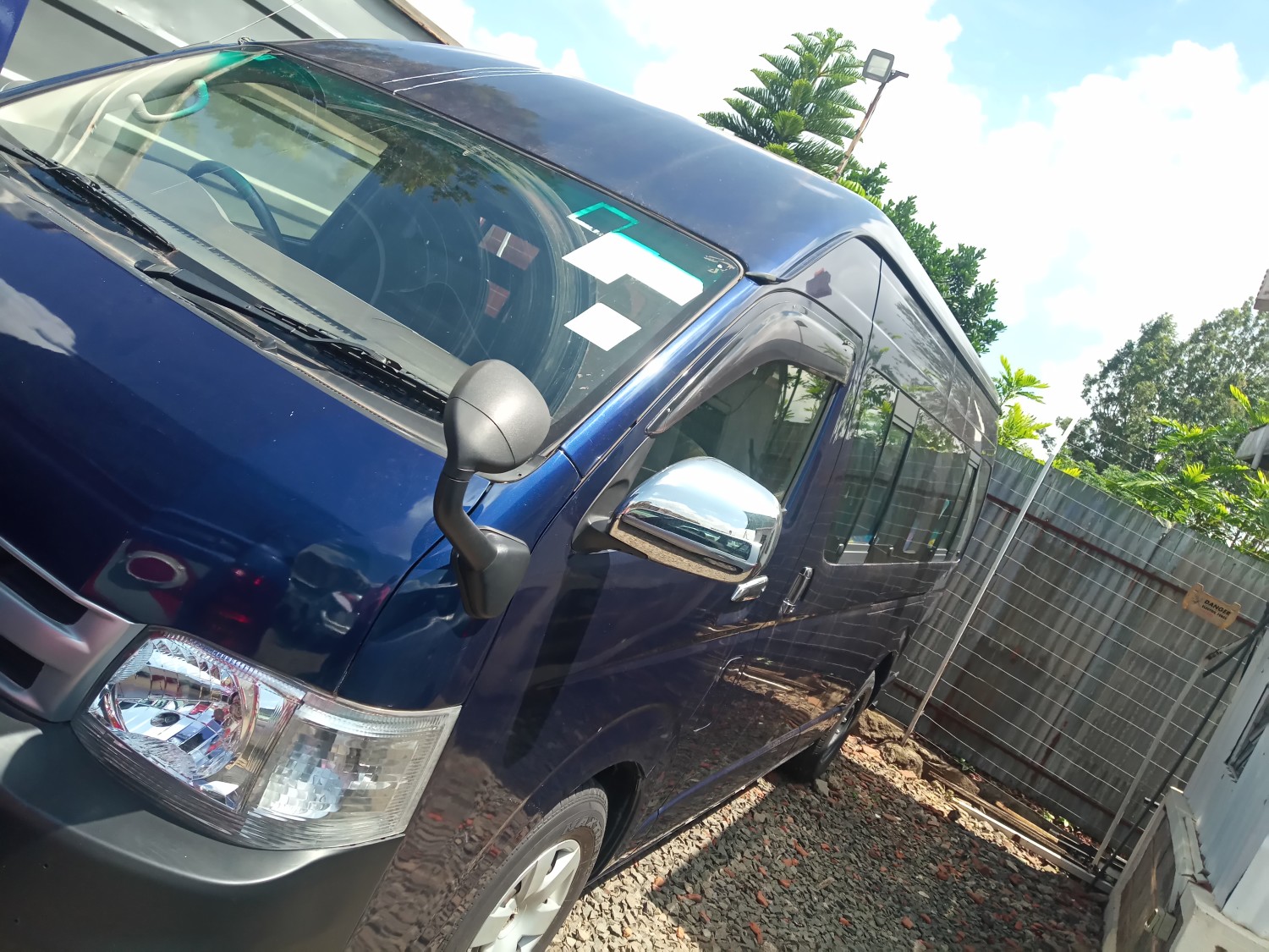 toyota-hiace