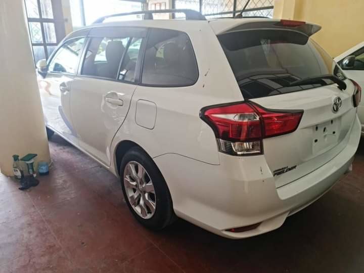 toyota-fielder