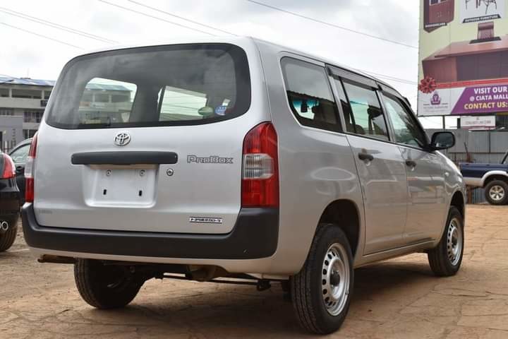 toyota-probox