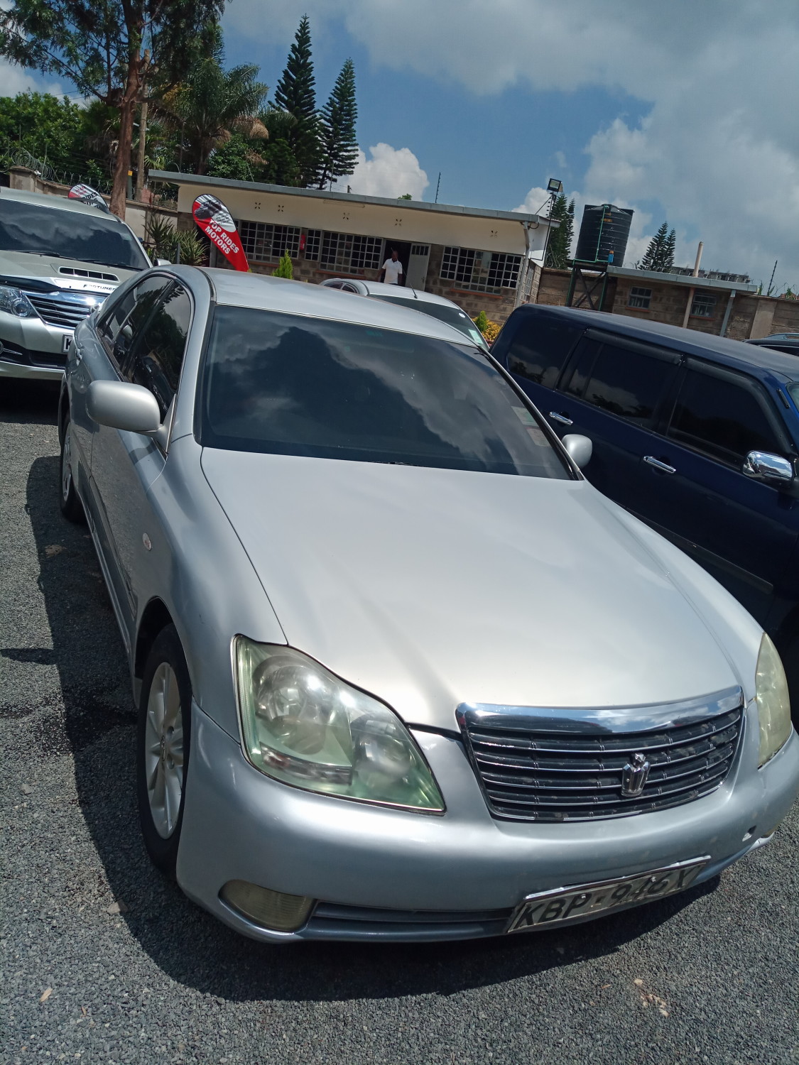 toyota-crown-big-1