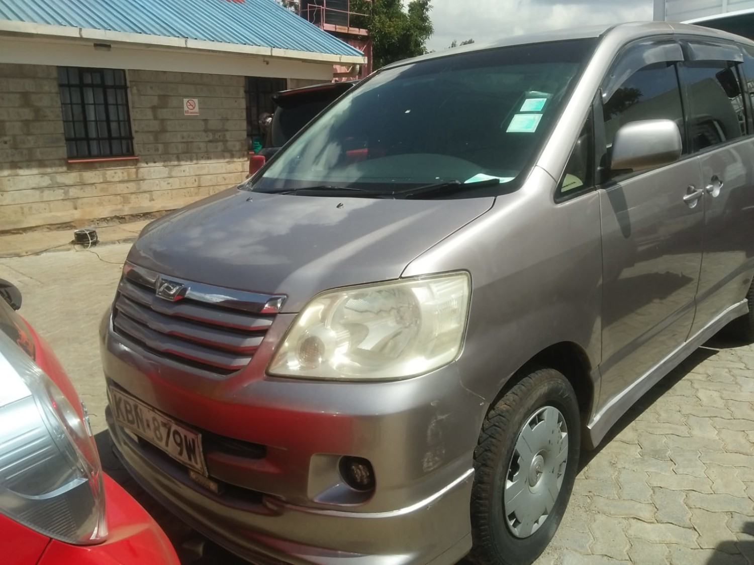 toyota-noah-2006