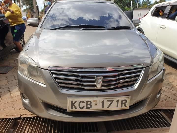 toyota-premio