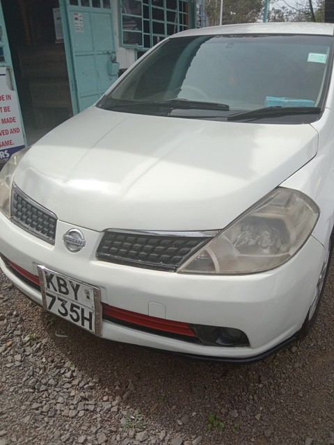 toyota-vitz