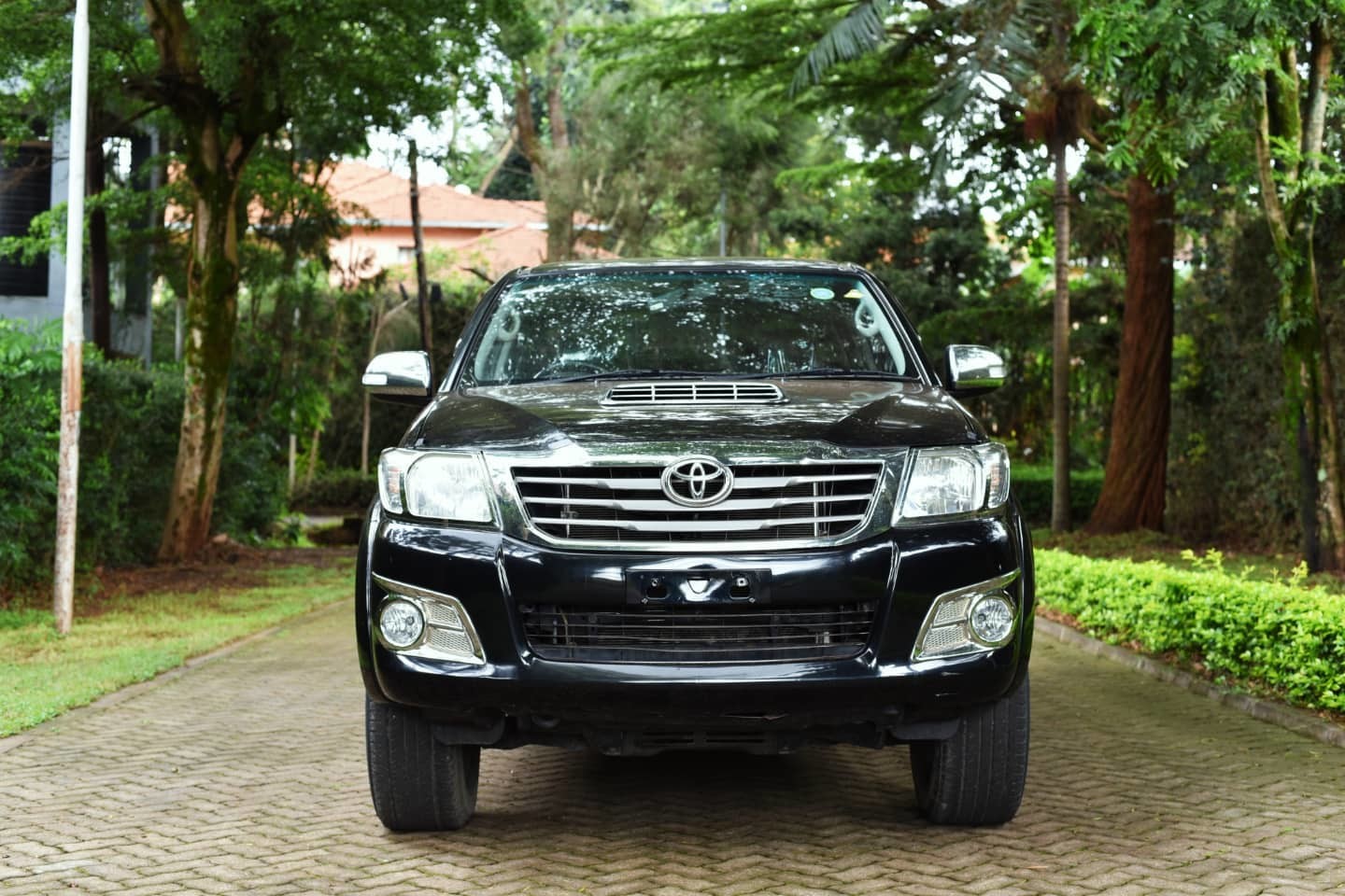 2015-toyota-hilux-trd-sportivo