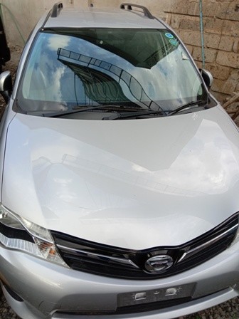 toyota-fielder-big-1