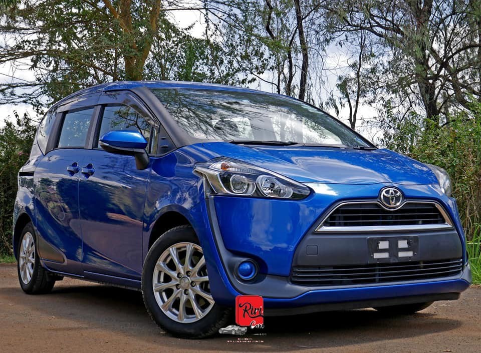 toyota-sienta