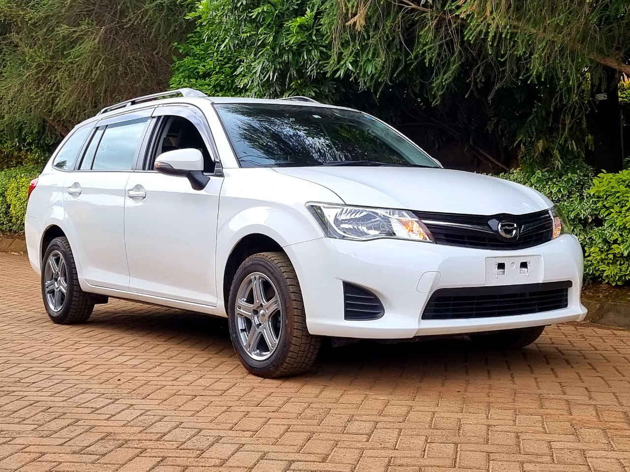 toyota-fielder-2014