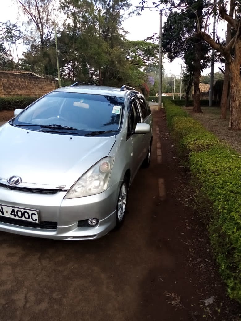 toyota-wish