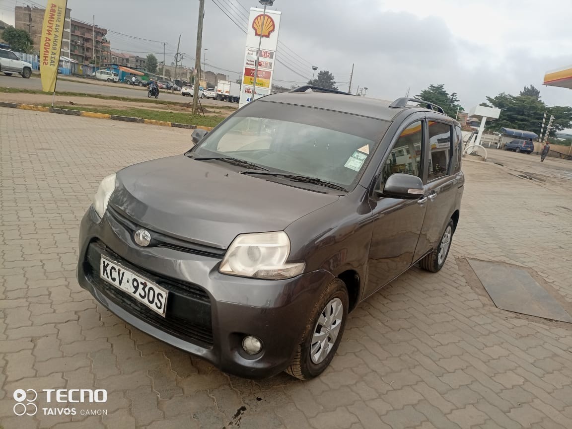 toyota-sienta