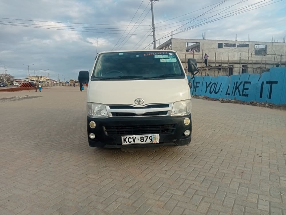 toyota-hiace-2013