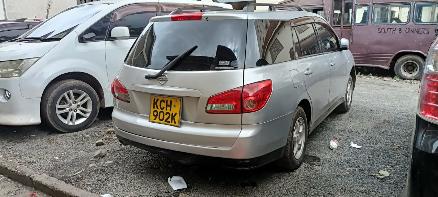 2012-nissan-wingroad-for-grabs
