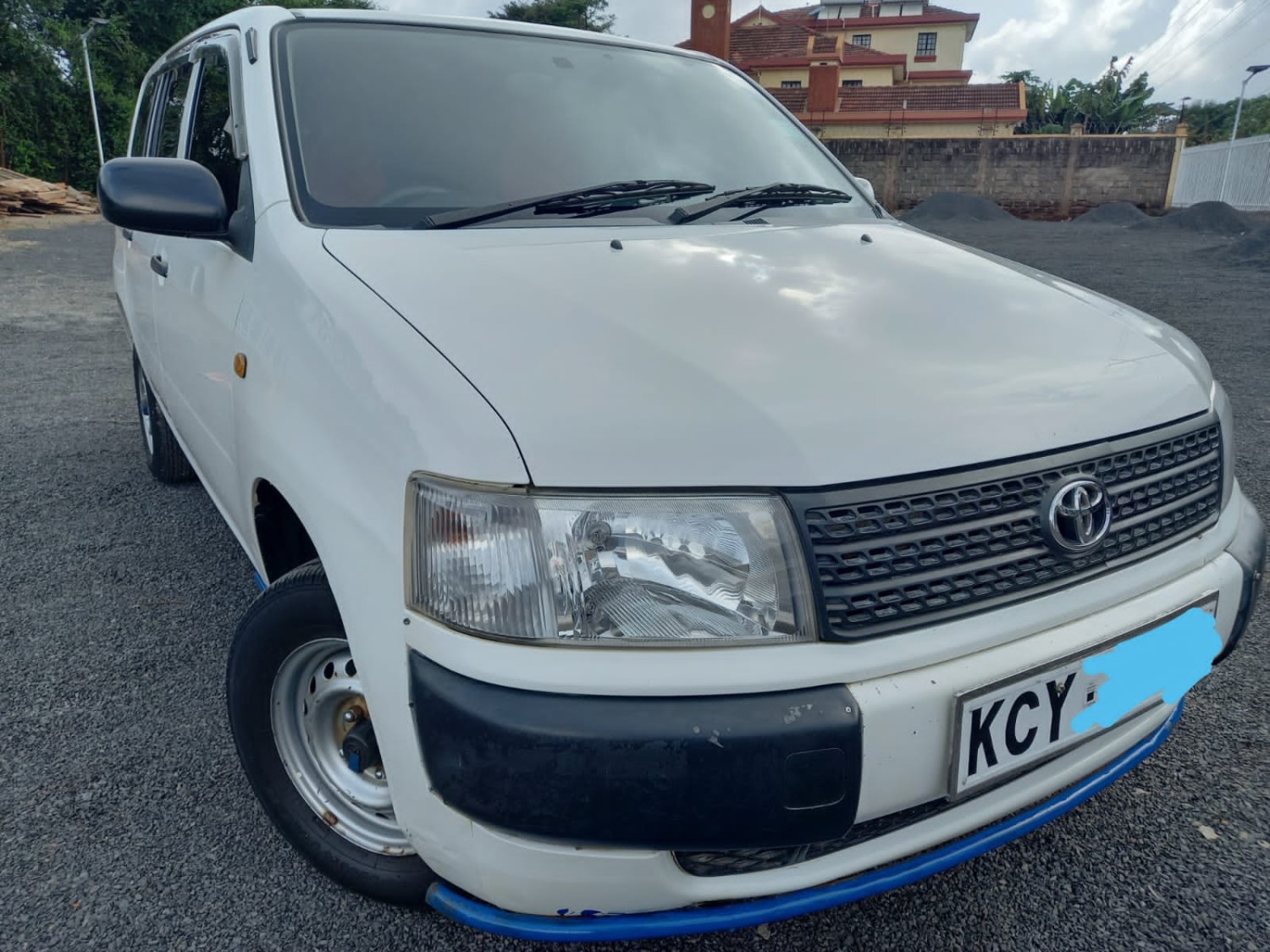 toyota-probox-2012
