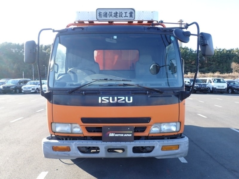 isuzu-elf-truck
