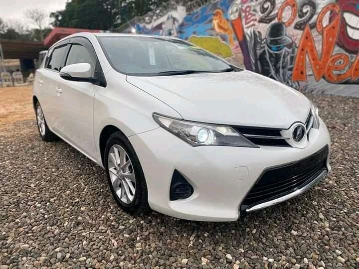 toyota-auris