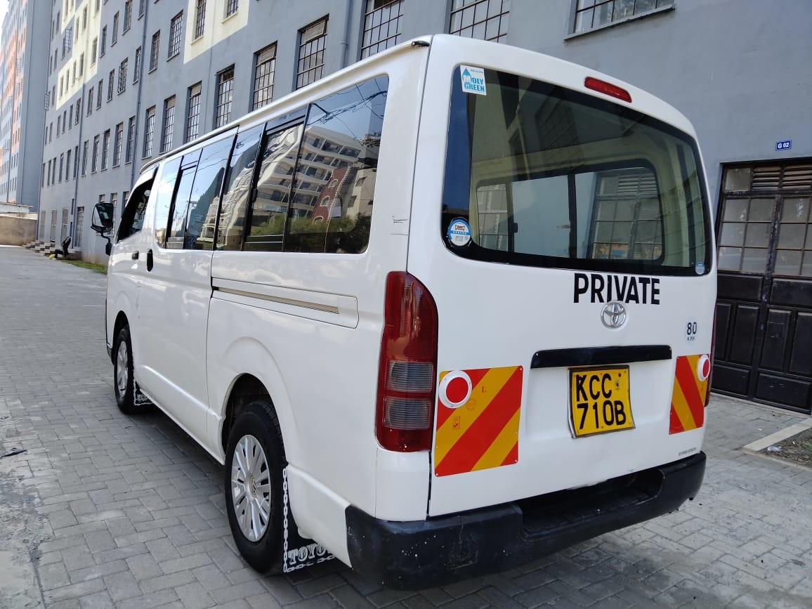 toyota-hiace