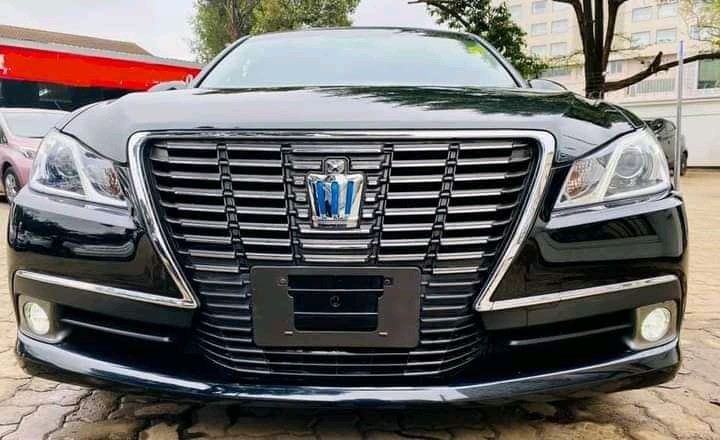toyota-crown