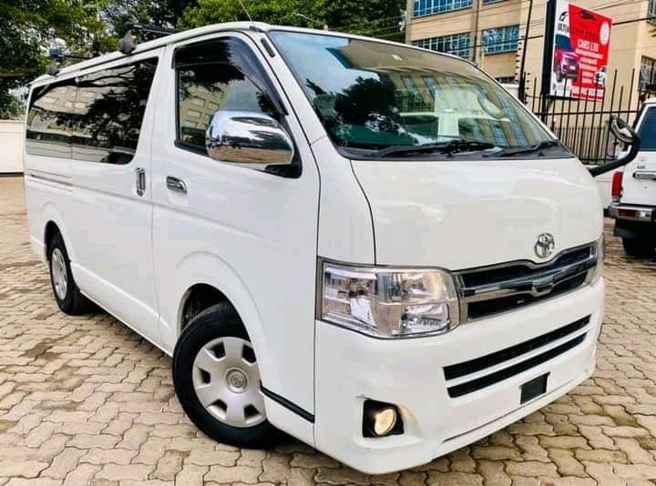 toyota-hiace