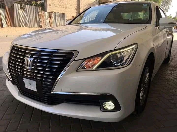 toyota-crown