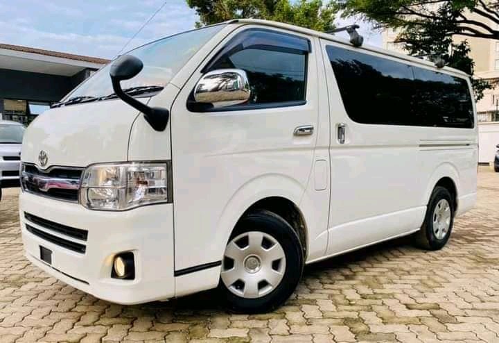 toyota-hiace