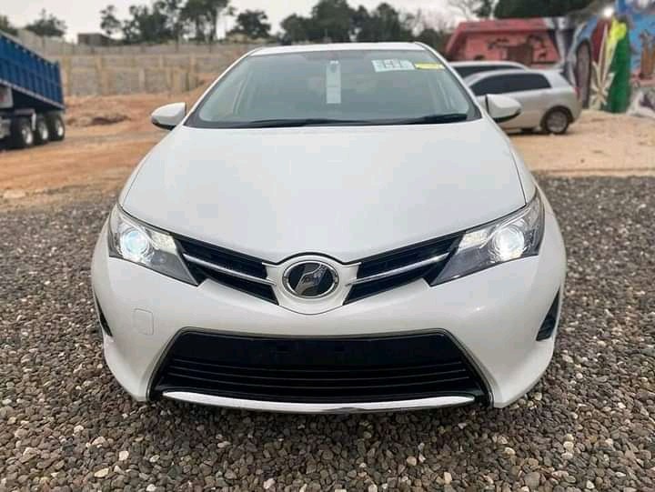 toyota-auris