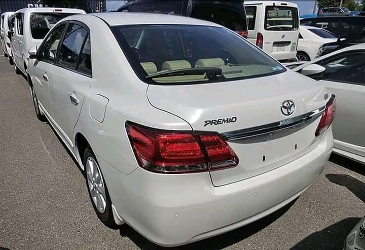 toyota-premio-big-1