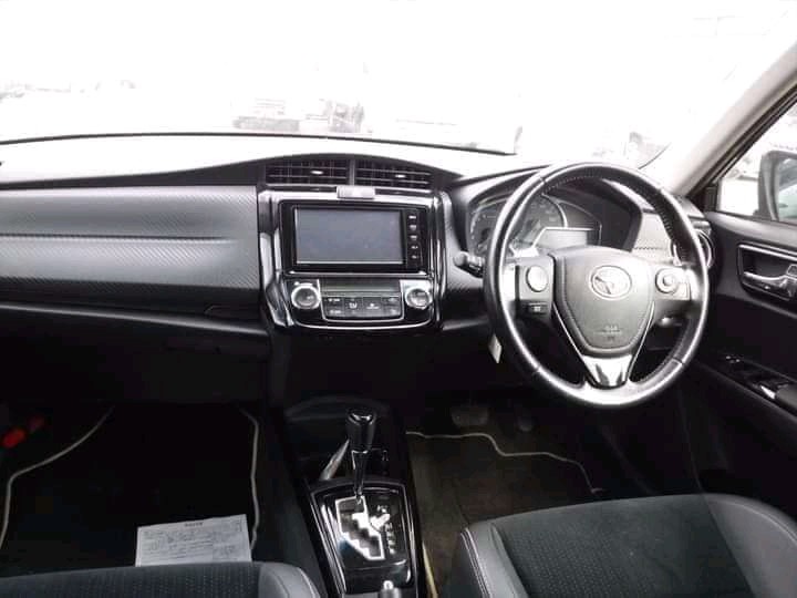 toyota-premio-big-2