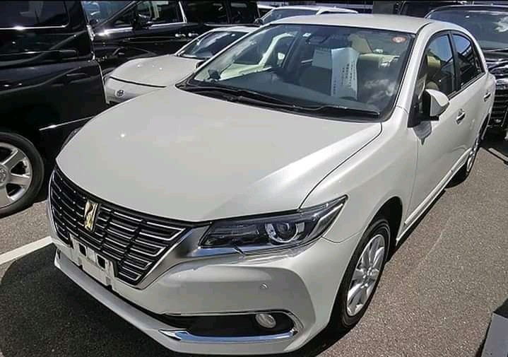 toyota-premio-big-0