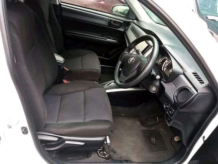toyota-premio-big-3