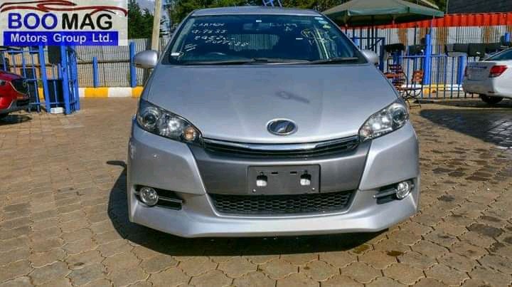 toyota-wish