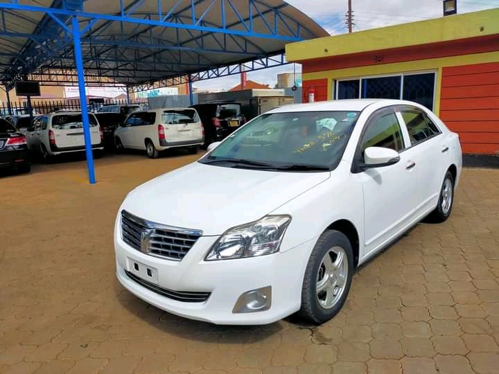 toyota-premio