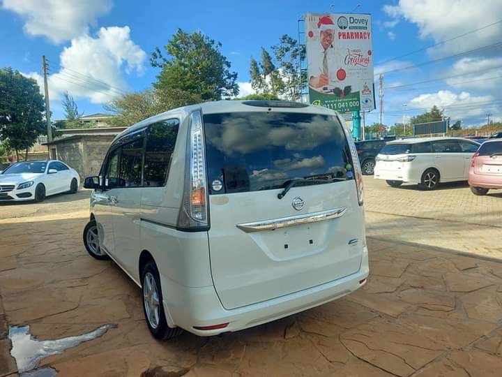 nissan-serena