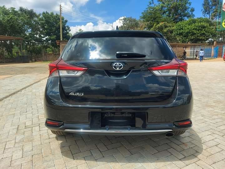 toyota-auris