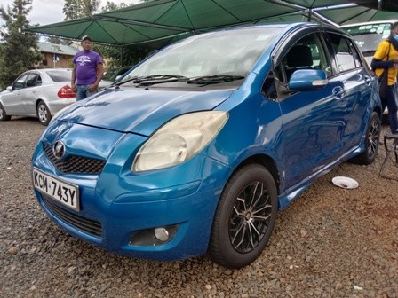 toyota-vitz