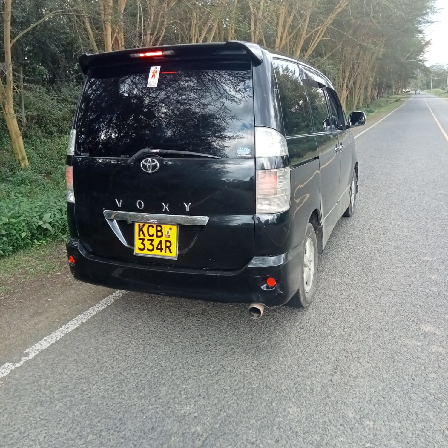 toyota-voxy-big-3